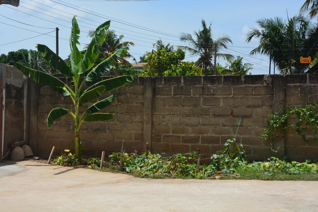 The Accra Backpackers Hostel מראה חיצוני תמונה