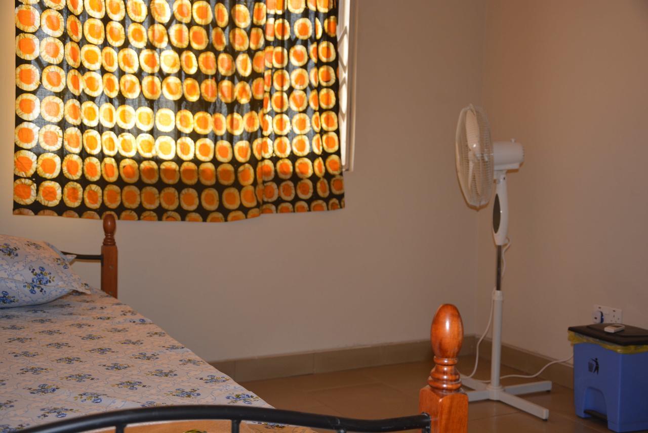 The Accra Backpackers Hostel מראה חיצוני תמונה