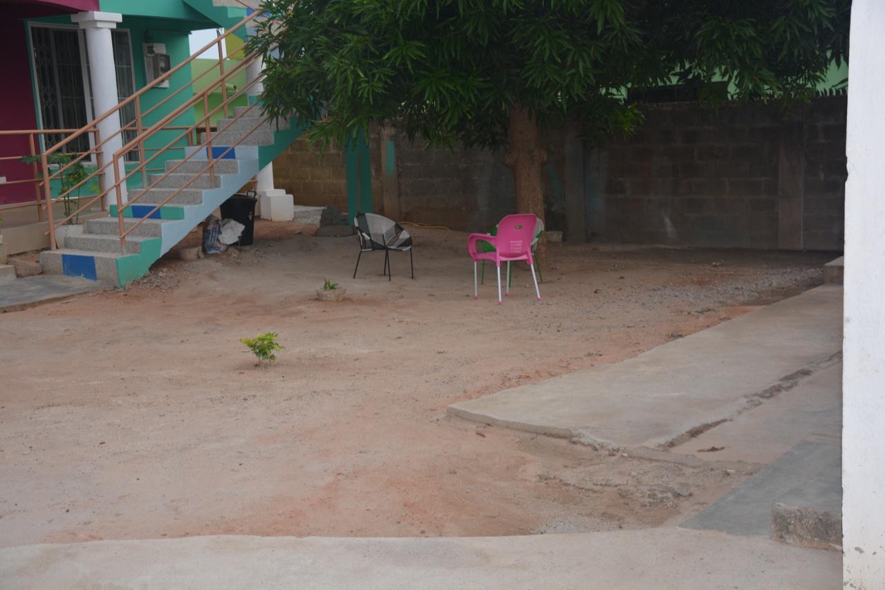 The Accra Backpackers Hostel מראה חיצוני תמונה